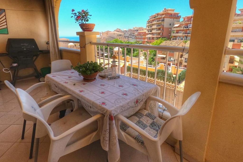 Room With Sea And Mountain Views Habitacion En Piso Compartido Para 1 O 2 Personas Benalmádena Extérieur photo